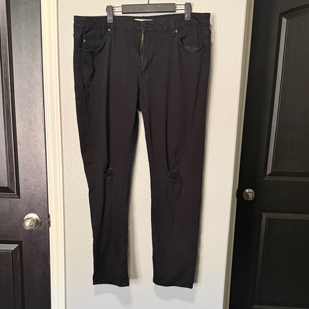 KanCan Black Skinny Distressed Jeans